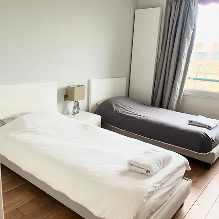 With Eiffel Tower And Seine View Bleriot Apartment *