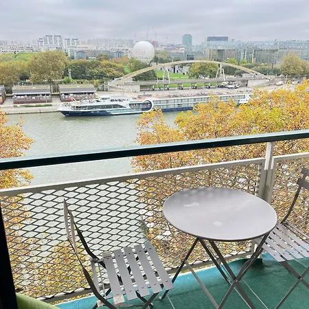 With Eiffel Tower And Seine View Bleriot Apartment Paris