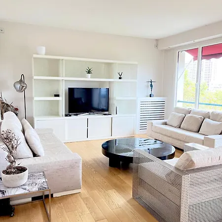 With Eiffel Tower And Seine View Bleriot Apartment Paris