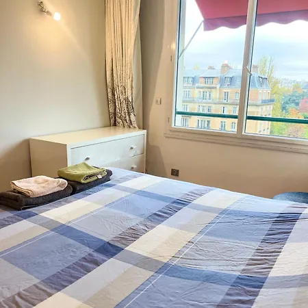 With Eiffel Tower And Seine View Bleriot Appartement Paris